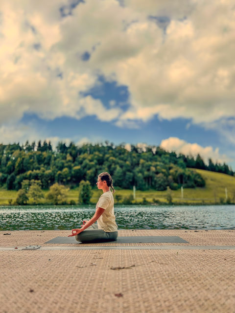 Yoga Ebikon
Yoga am Rotsee