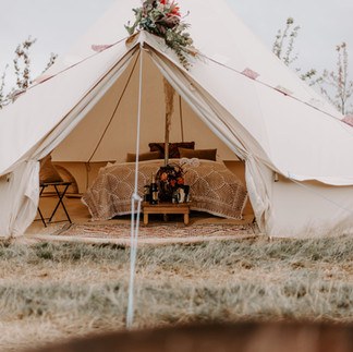 Bell tent with 2 x single beds and bedding