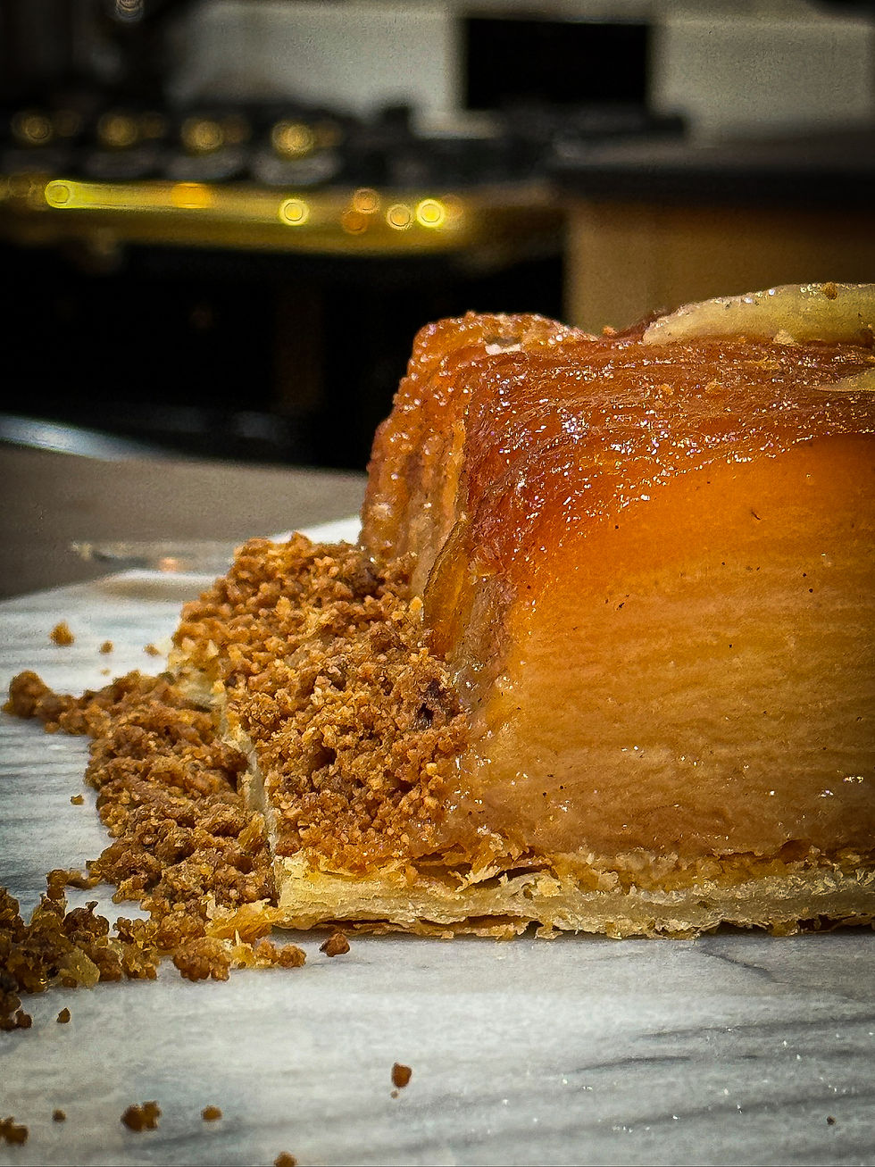 splendid tarte tation crumble hazelnuts ice cream vanilla
