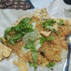 38430057_1827015747388693_44808164278880