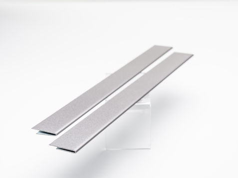 Epingle en aluminium.
La qualité des pliages est primordiale pour une finition parfaite.