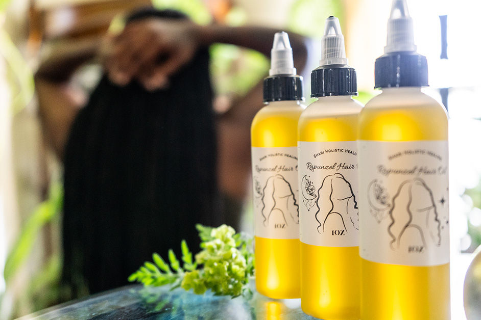 Effectively bringing your hair back to its natural, undamaged state.