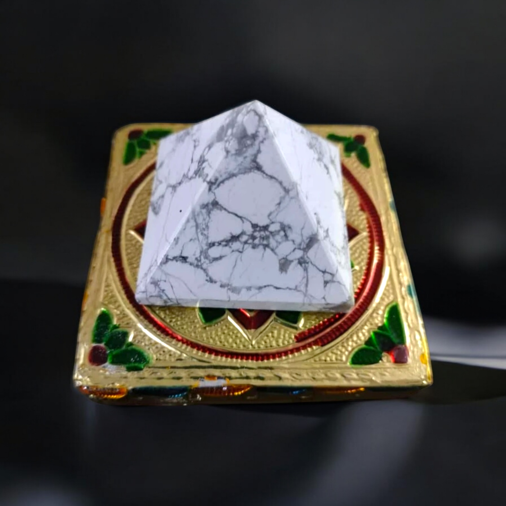 Howlite Pyramid 2 in