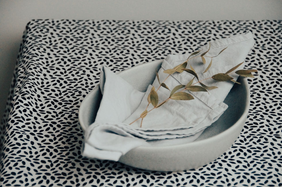 Thumbnail: LINGON PRINT TABLECLOTH + ONE COLOUR GLACIER NAPKINS