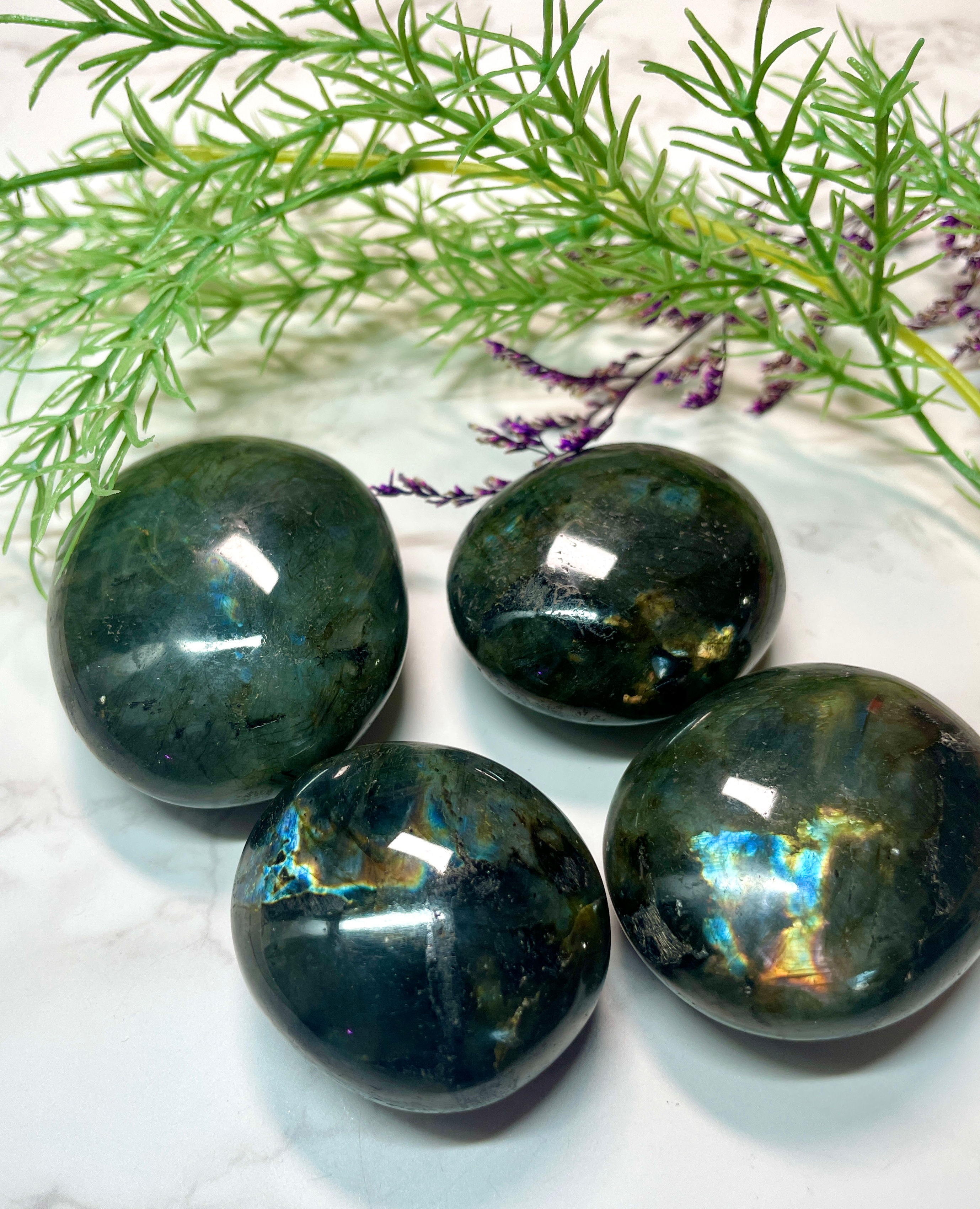 labradorite palm stone