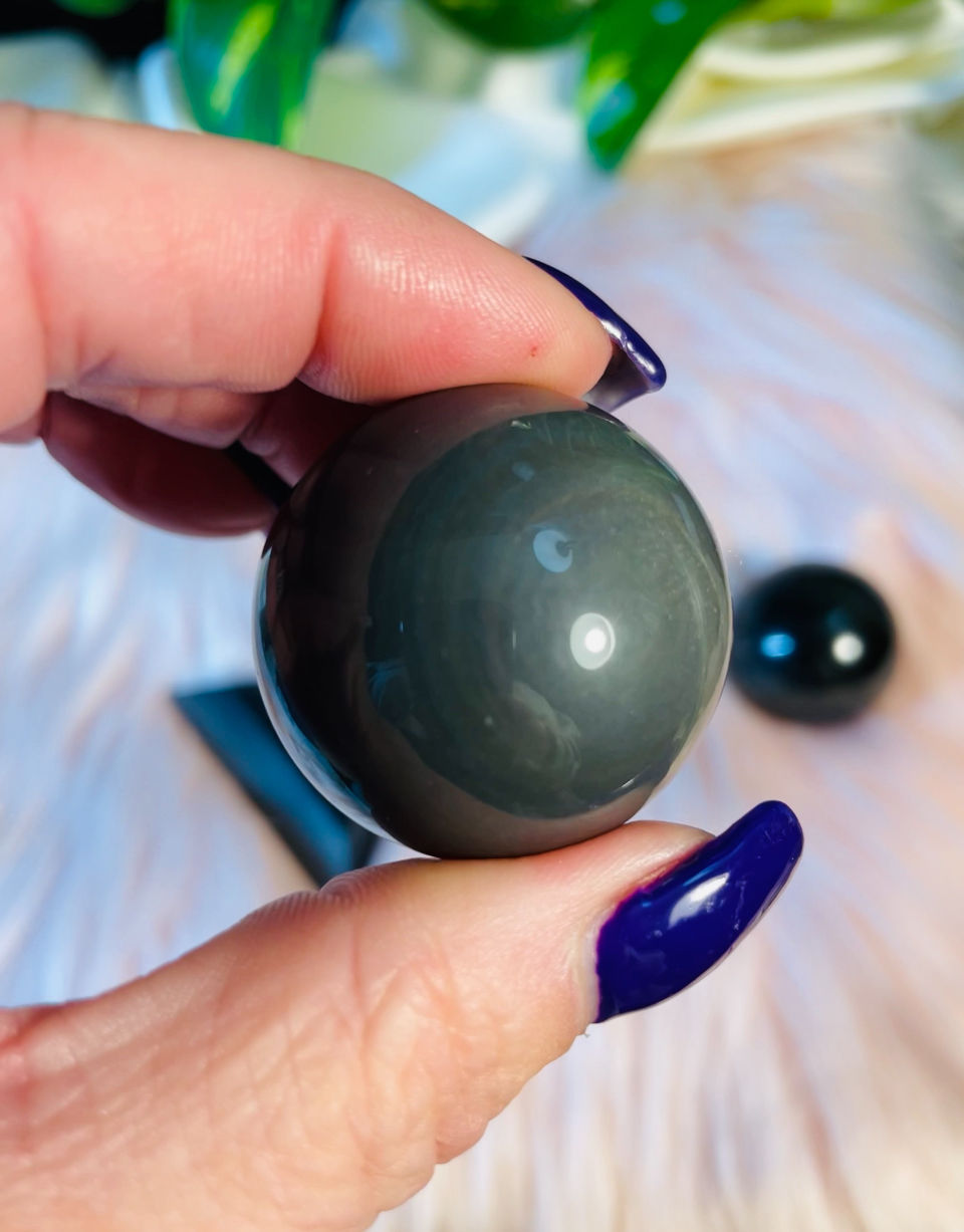 Thumbnail: Obsidian Spheres