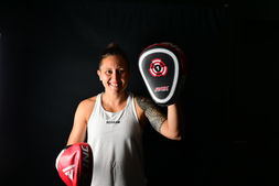 Boxtraining mit Pratzen