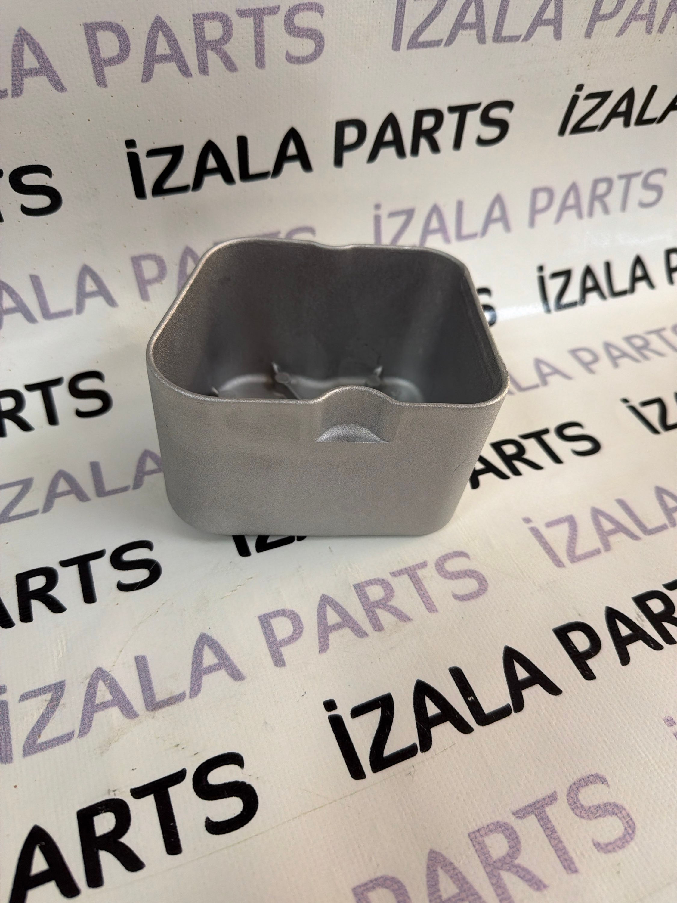 3928404 KÜLBÜTÖR KAPAK CUMMINS 6BT 4BT