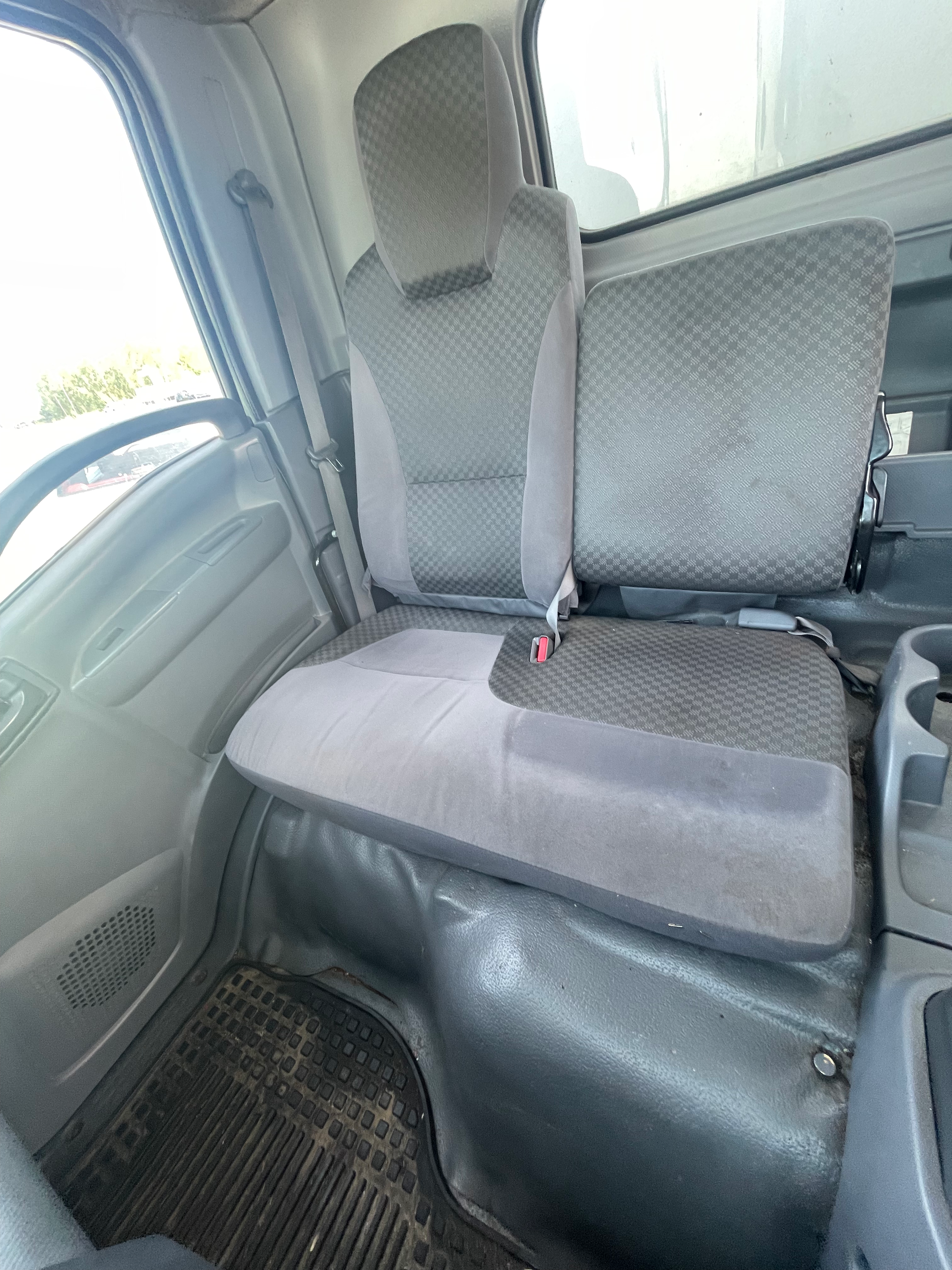 2013 Isuzu NPR HD - Photo 12