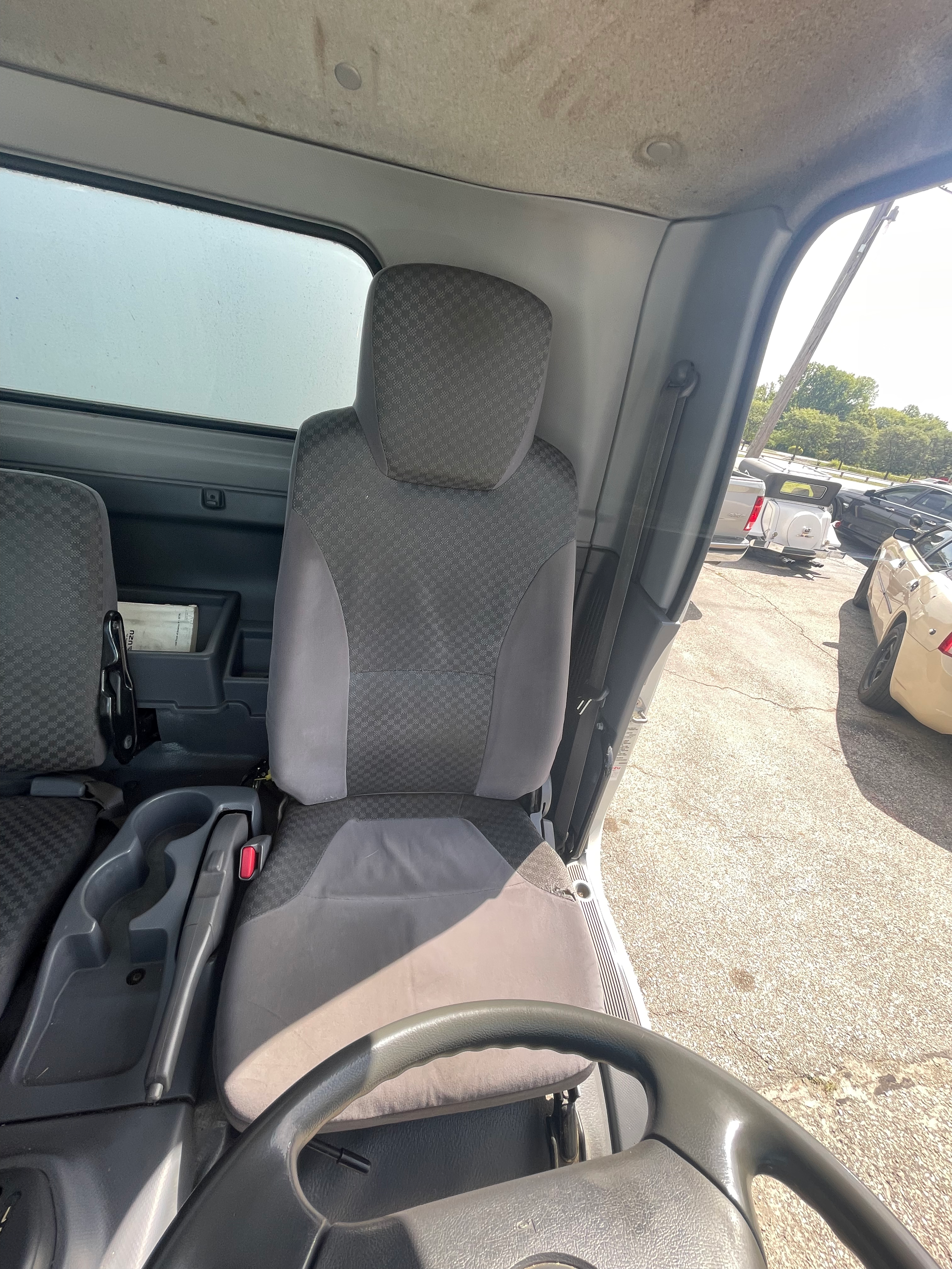 2013 Isuzu NPR HD - Photo 11