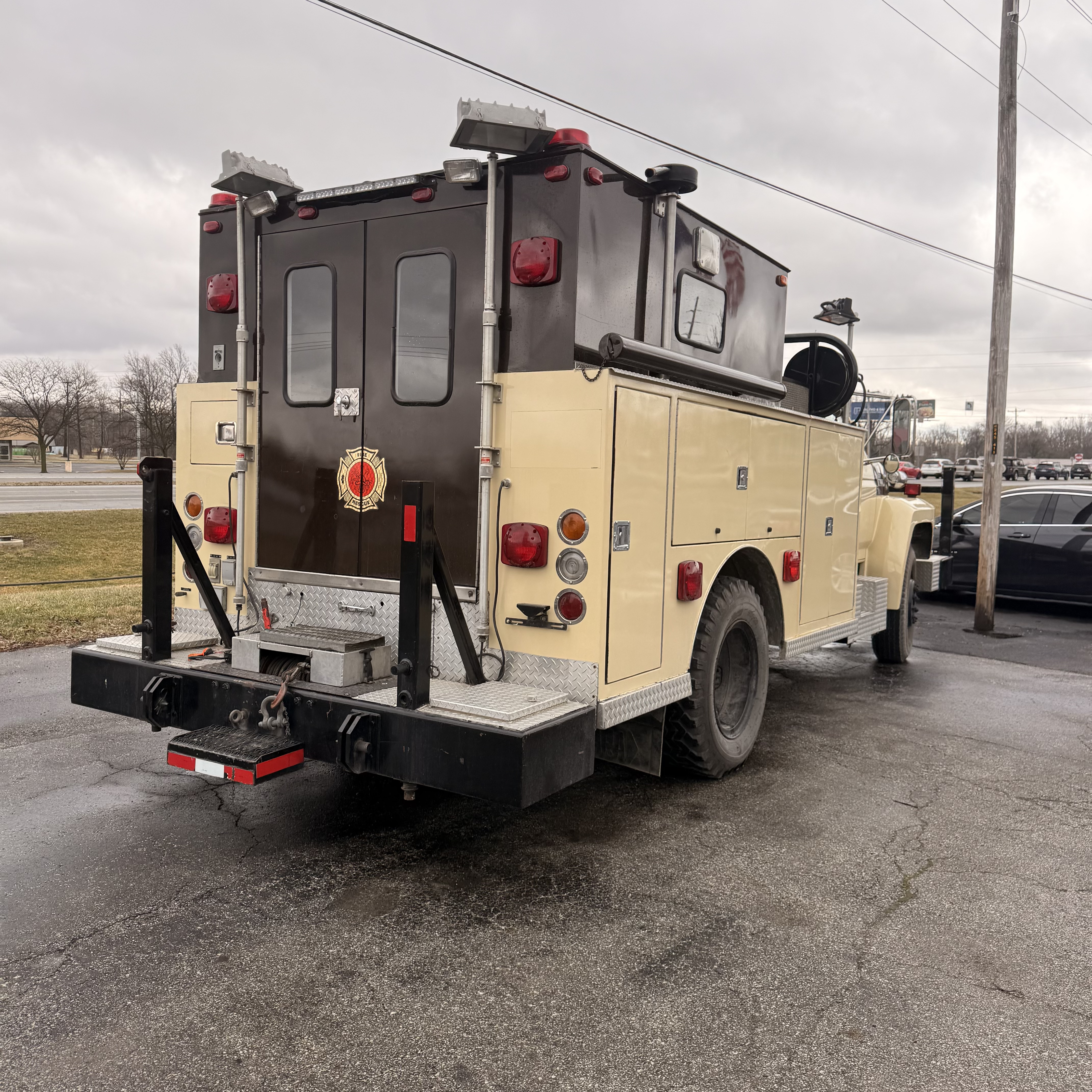 1985 Ford F-700 - Photo 5