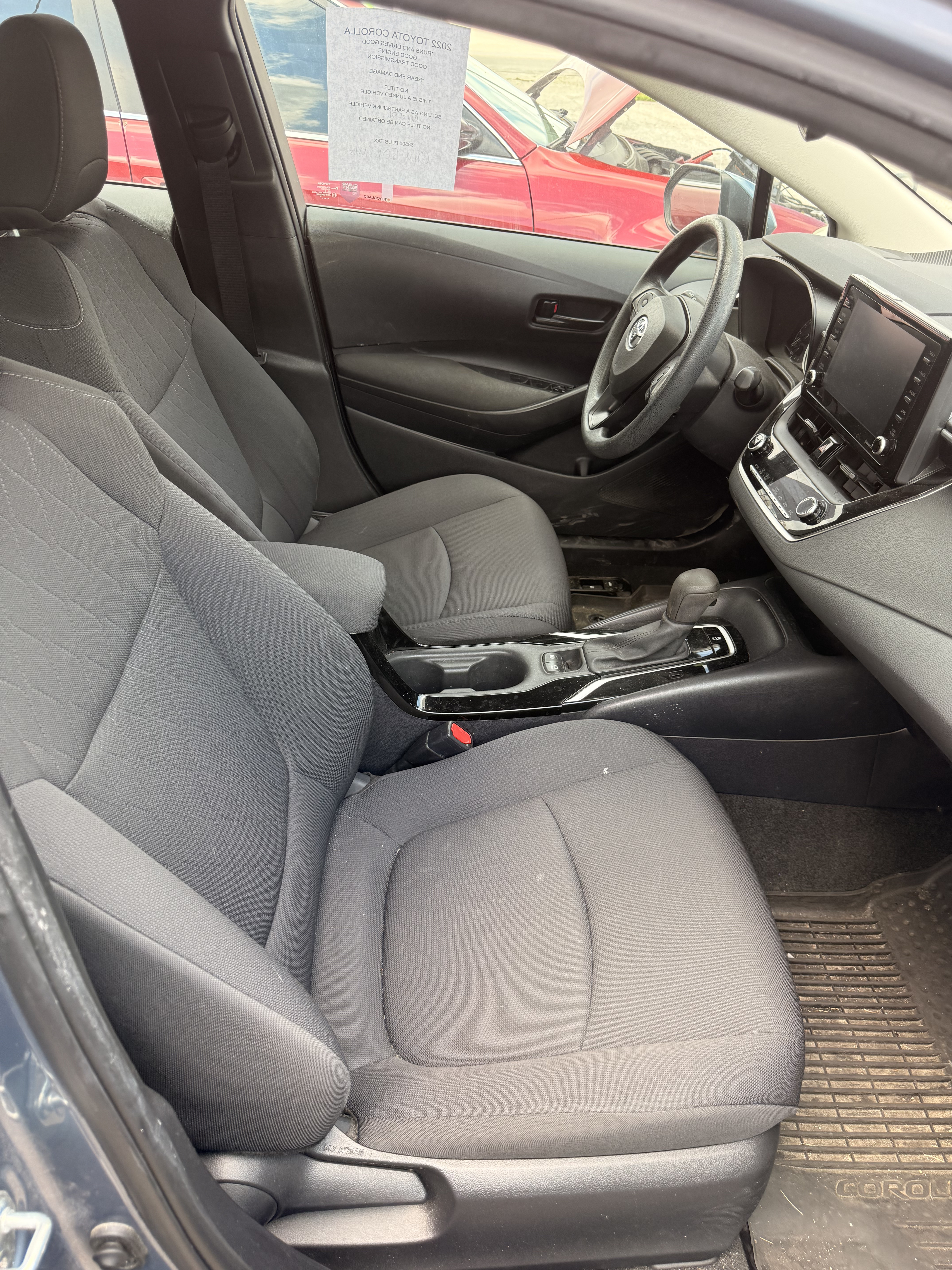 2022 Toyota Corolla LE - Photo 10