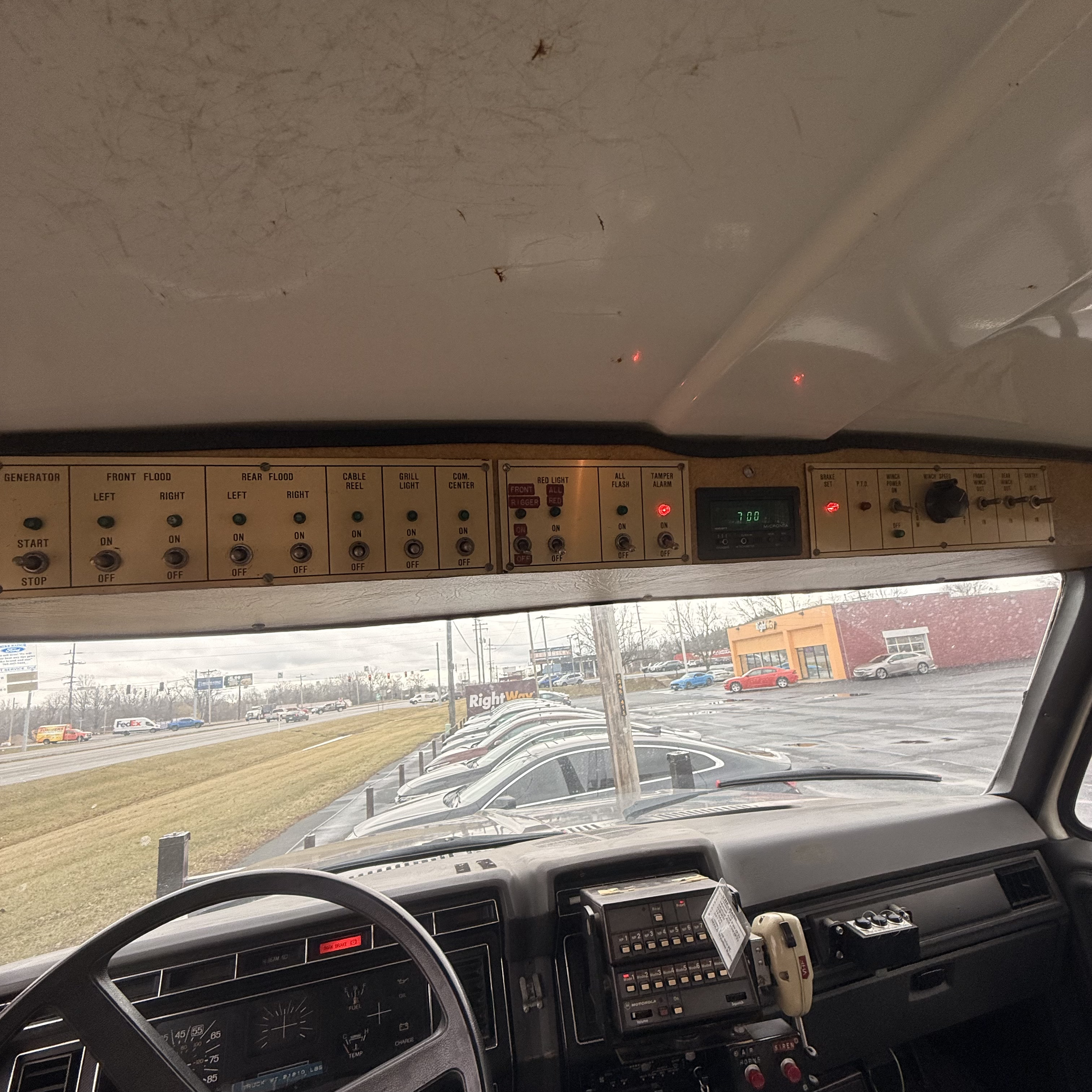 1985 Ford F-700 - Photo 10