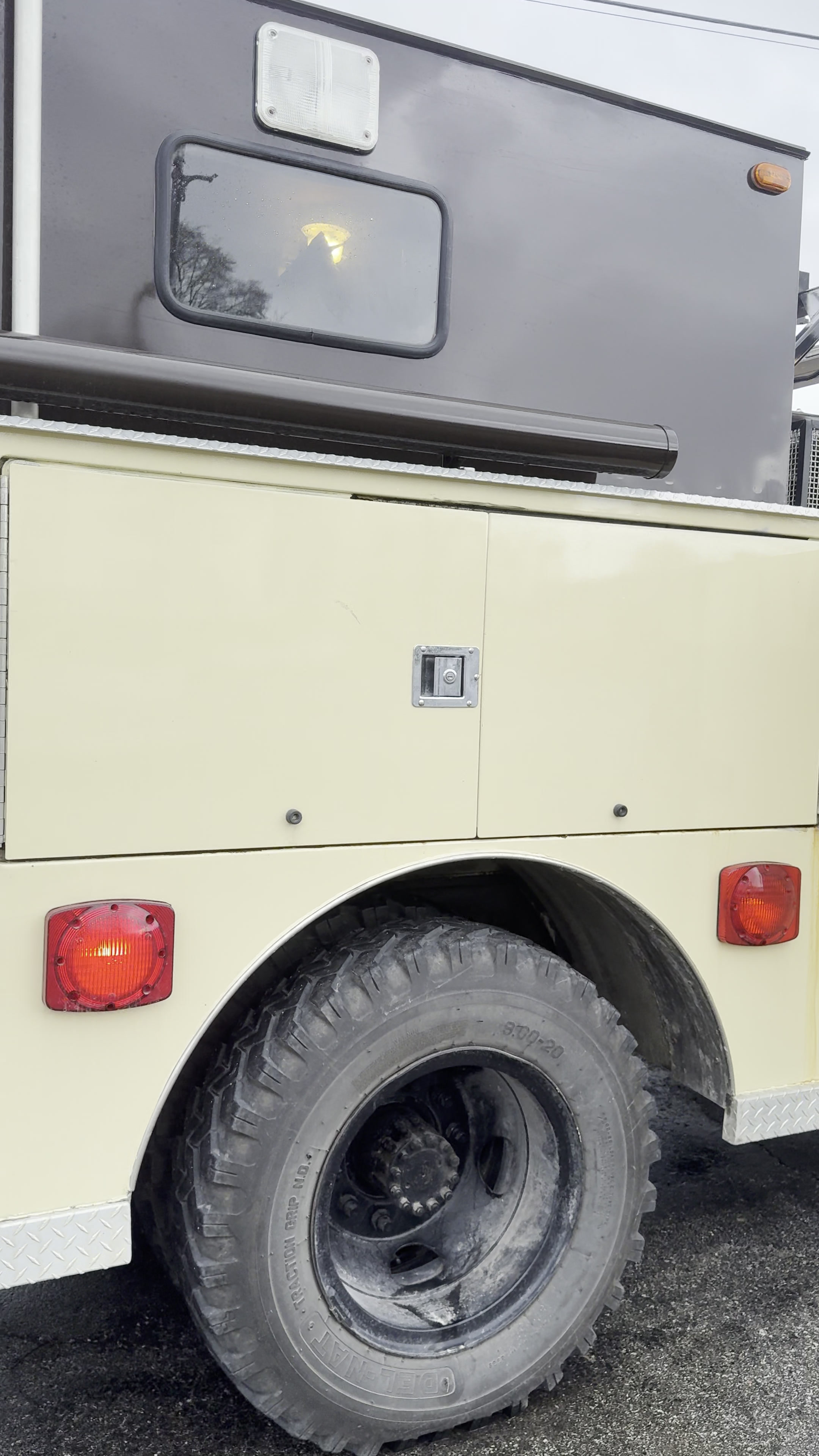 1985 Ford F-700 - Photo 13