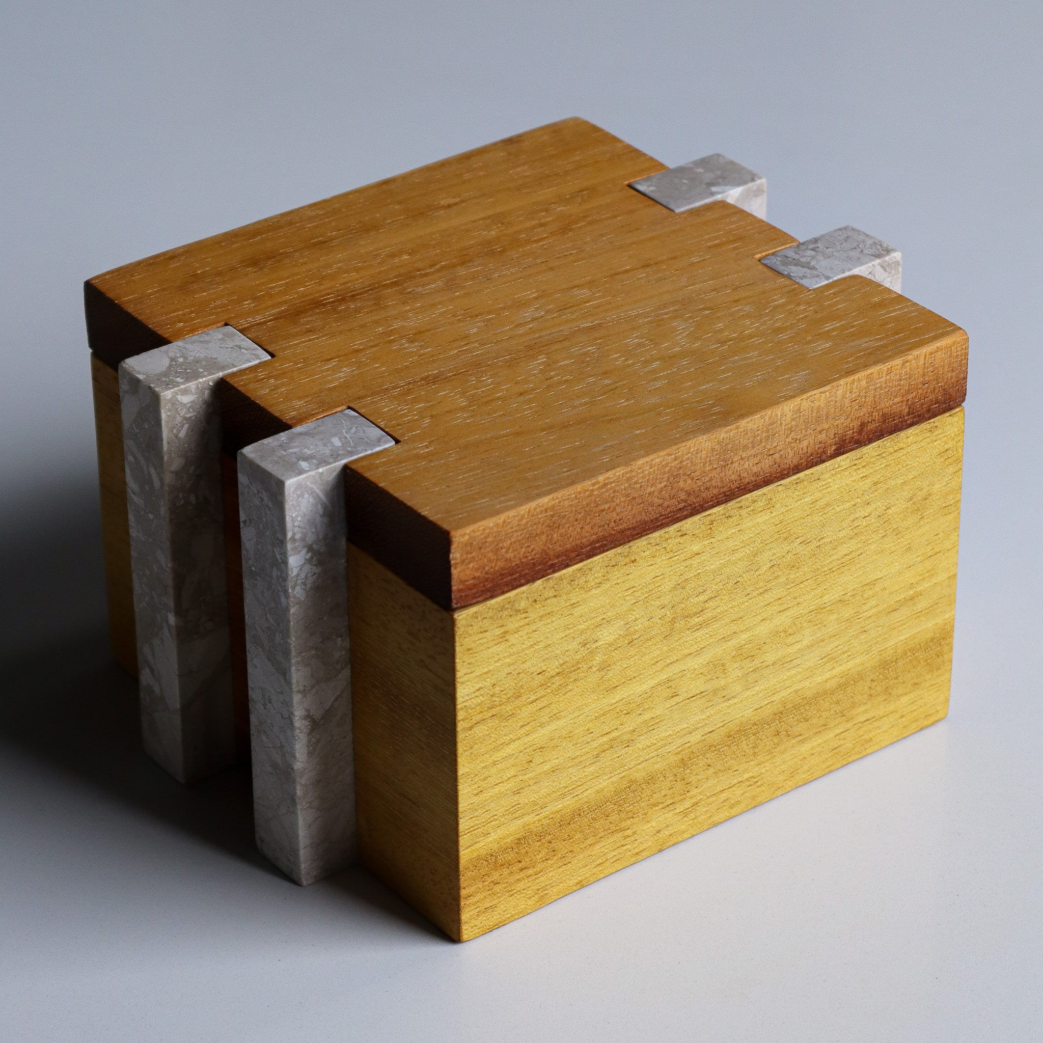 Mermer Detaylı Küp Kutu