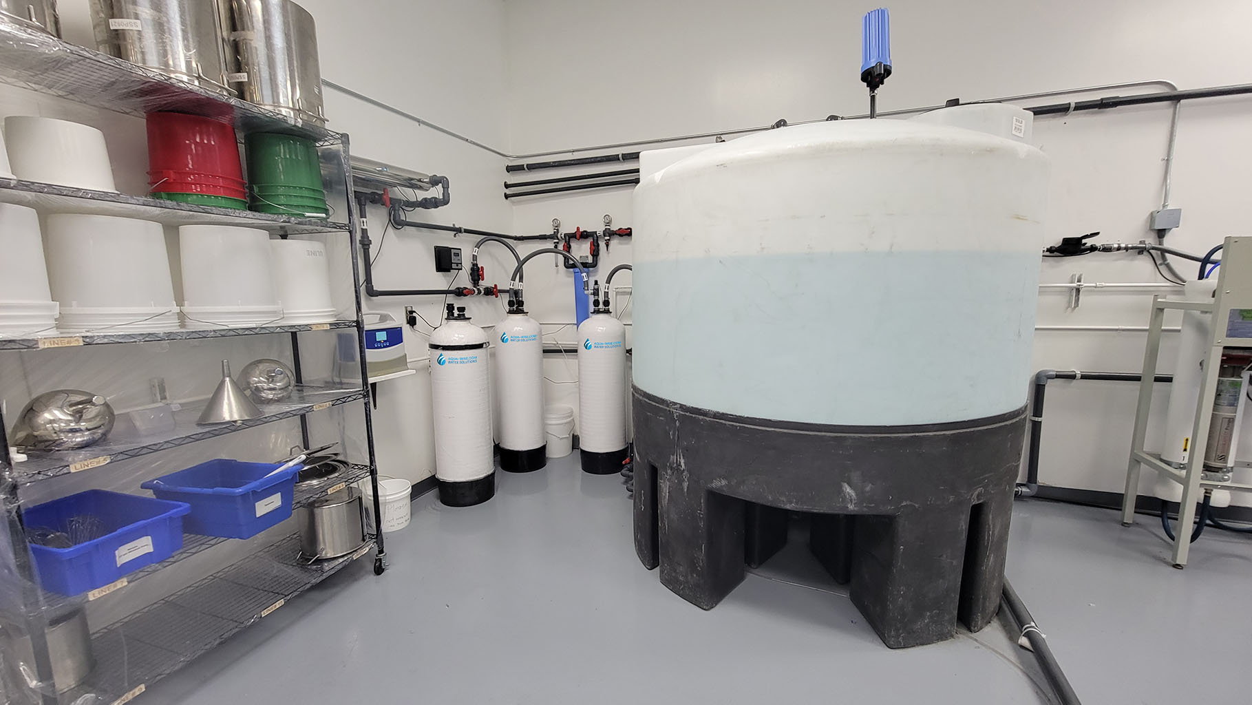 Industrial DI water treatment system in Naples