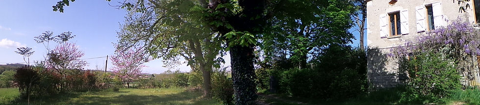 jardin arboré ouvert sur les coteaux