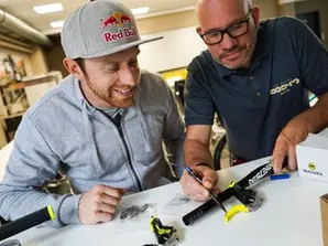 Protótipo de alavancas para „The Slabs“ de Danny MacAskill