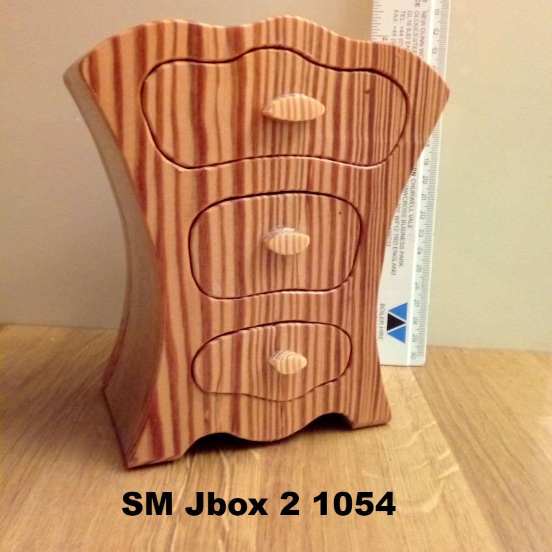 Small J box 1 in pine