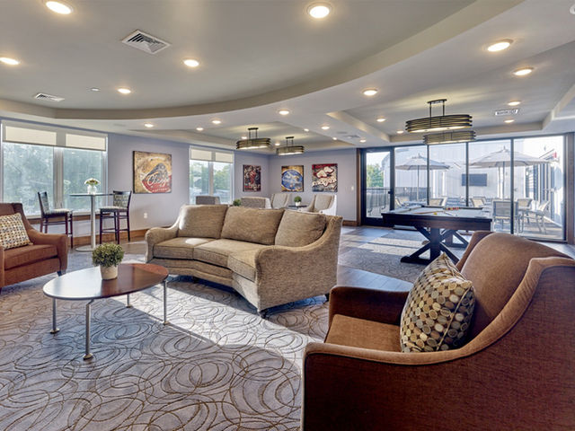 Luxurious Resident Lounge – Waldwick Station offers the best luxury apartments in Waldwick, Ridgewood, Midland Park, Ho-Ho-Kus, and Allendale – 07463 07450 07423 07432 07401 