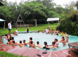 Trenzinho na piscina!