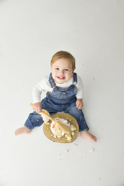Studio cake smash session with included cake