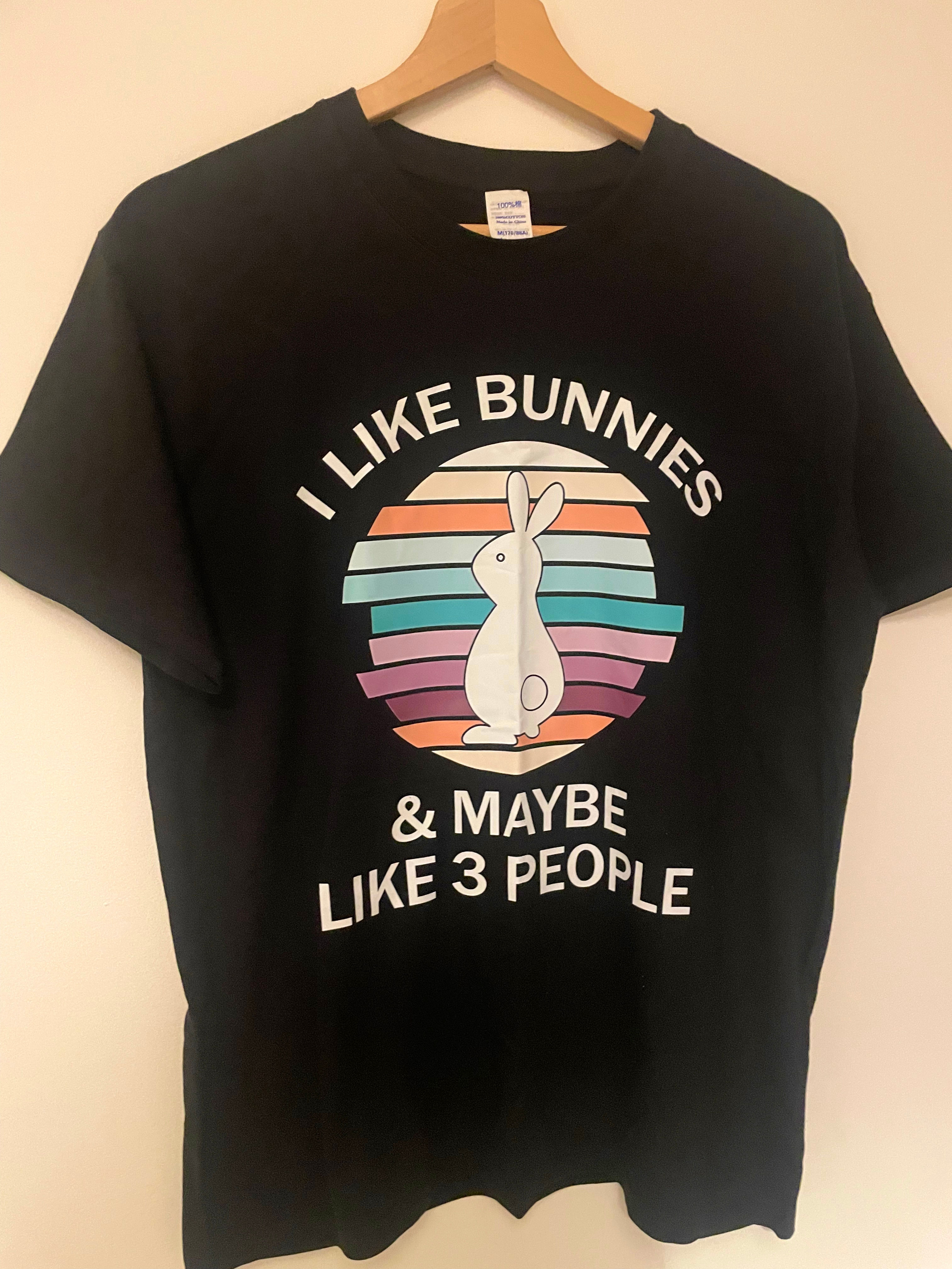 ‘I Like Bunnies & Maybe Like 3 People’ Unisex T-Shirt