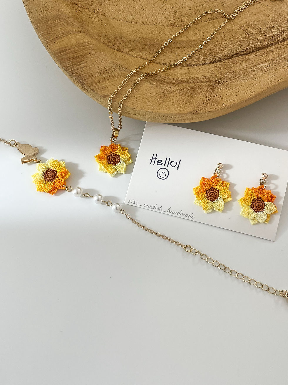 Miniature : Boucles d’oreilles tournesol au micro crochet 