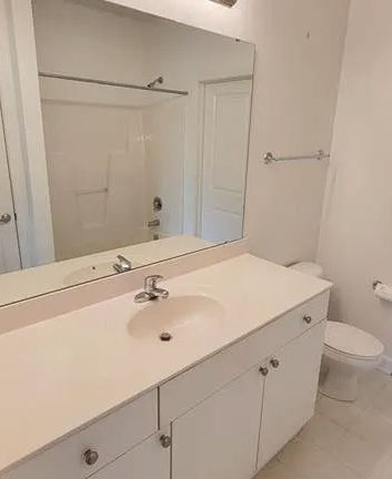 Bedroom3-BathroomB.jpg