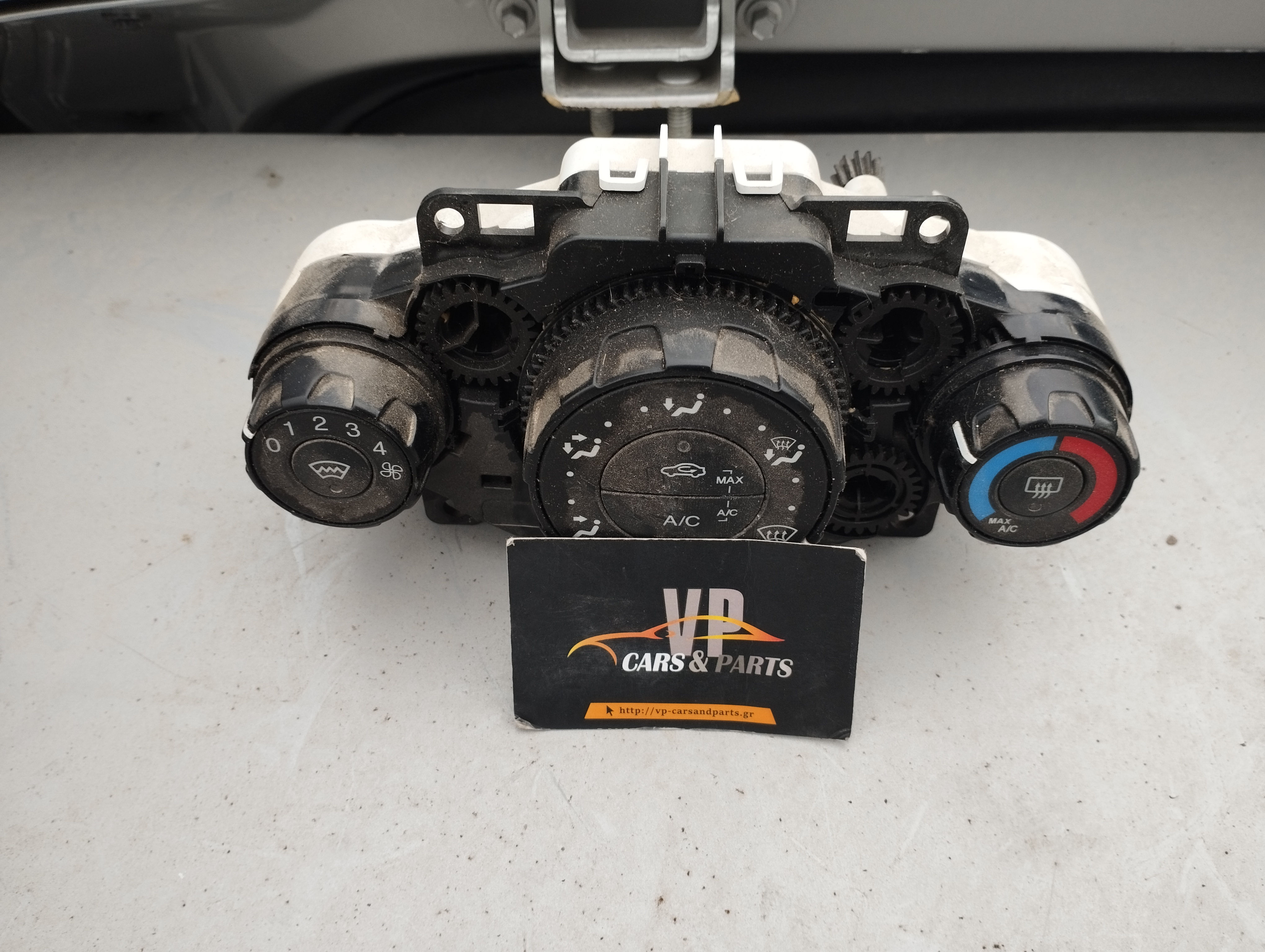 Γνήσια Χειριστήρια A/C Ford Fiesta 2008-13