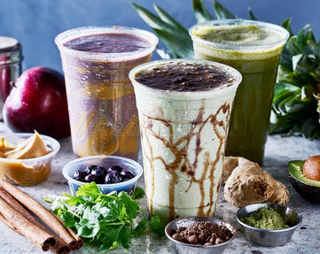 três-batidos-do-vegetariano-com-matcha-acia-e-guarana-109956507 (1).jpg