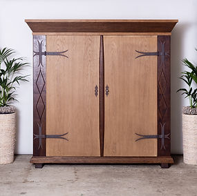 Dielenschrank