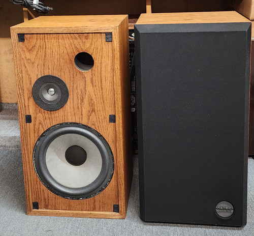 Vintage Altec Lansing Model 3 Series ll Speakers Photo #3641039 - UK Vintage Altec Lansing Model 3 Series ll Speakers Photo #3641039 - UK