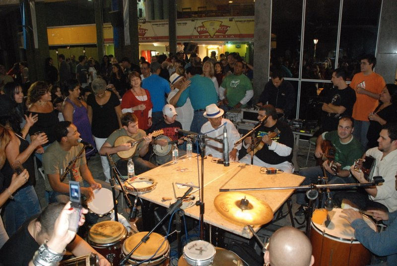 Samba de Mesa Camboinhas Mall