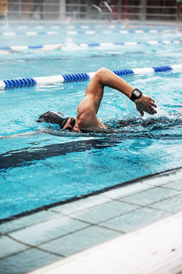 Garmin's first swimming unit that counts your swimming lengths and helps you analyse your 