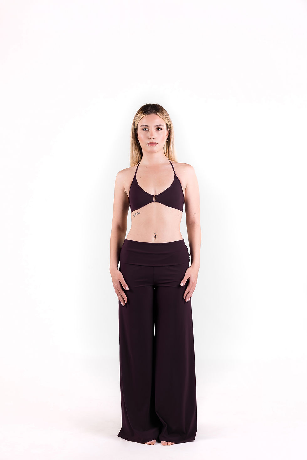 amya-pantalone-a-gamba-dritta-vinaccia-nettuno-davanti