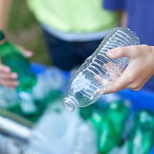 Las botellas de reciclaje
