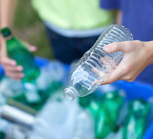 Las botellas de reciclaje