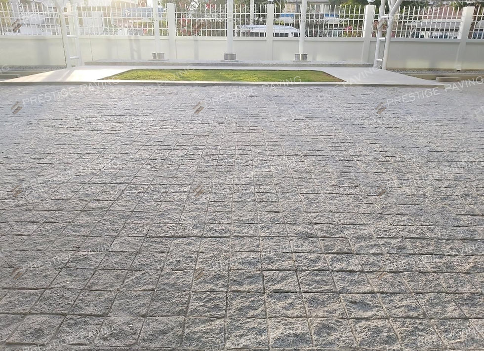 Thumbnail: White Granite Cobblestone 10x10CM - Top natural, 5 sides sawn cut  [ [PP-CU-038]