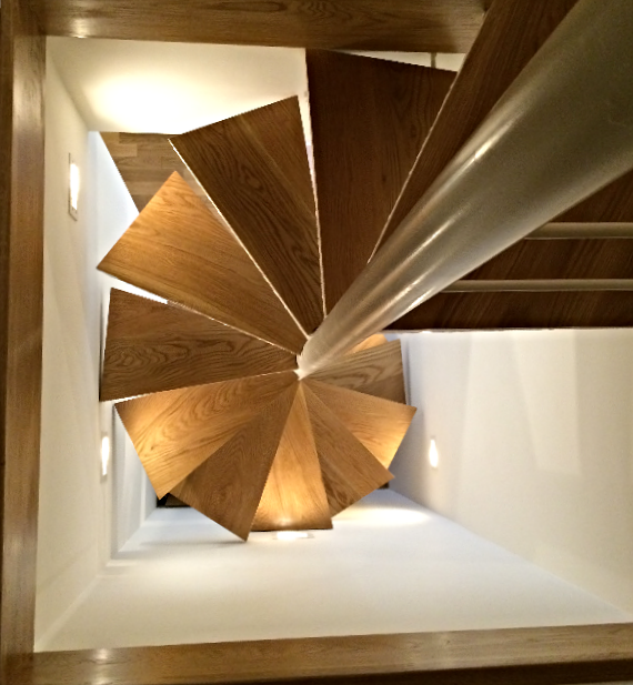 Εσωτερική σκάλα κατοικίας, Γλυφάδα