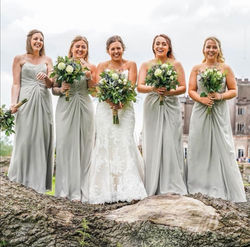 Bride Laura & Bridal Squad