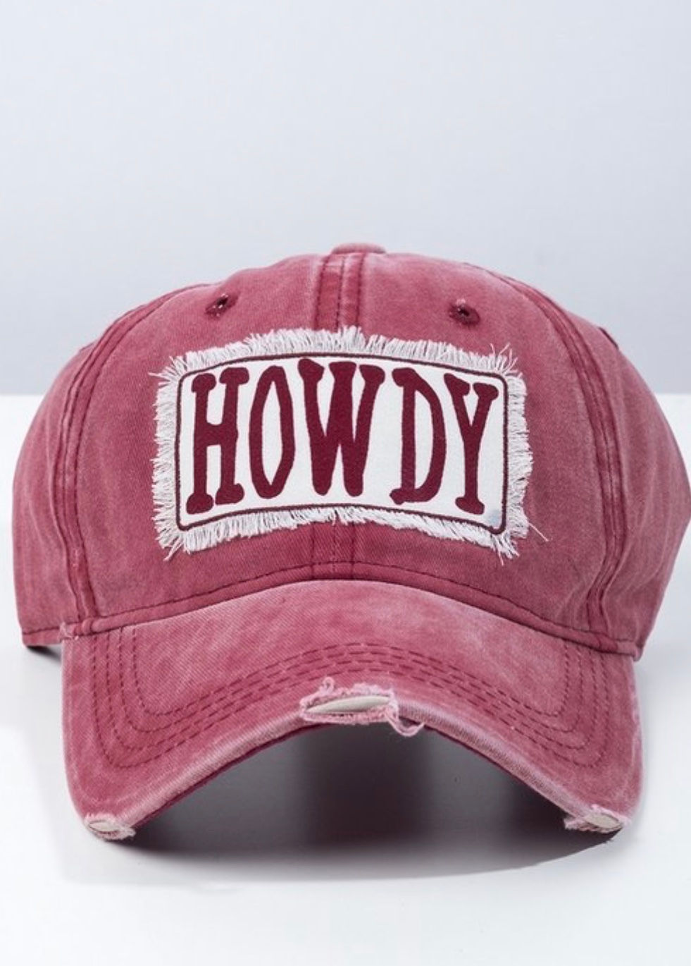 HOWDY PATCH-MAROON DISTRESSED HAT