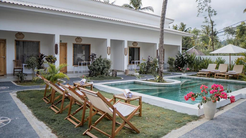 Tropical-style bungalow in Kuta Lombok, ideal accommodation for surfers near the beach