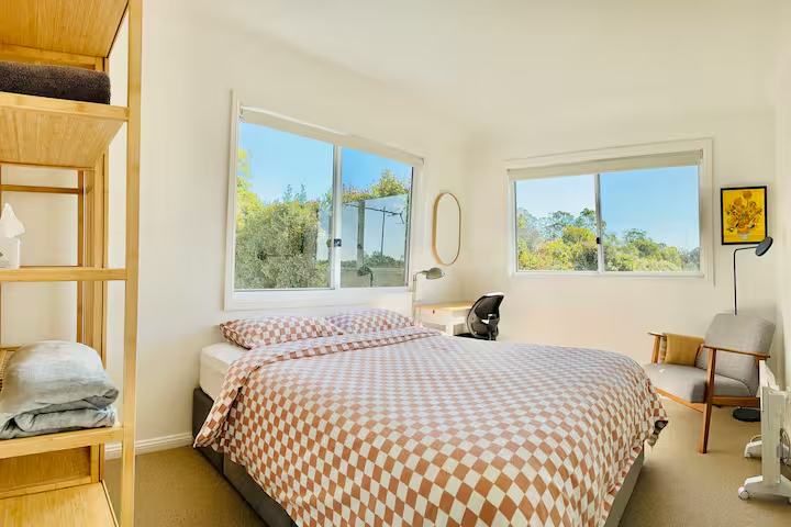 Habitación privada luminosa en casa compartida en Hornsby, Sydney.