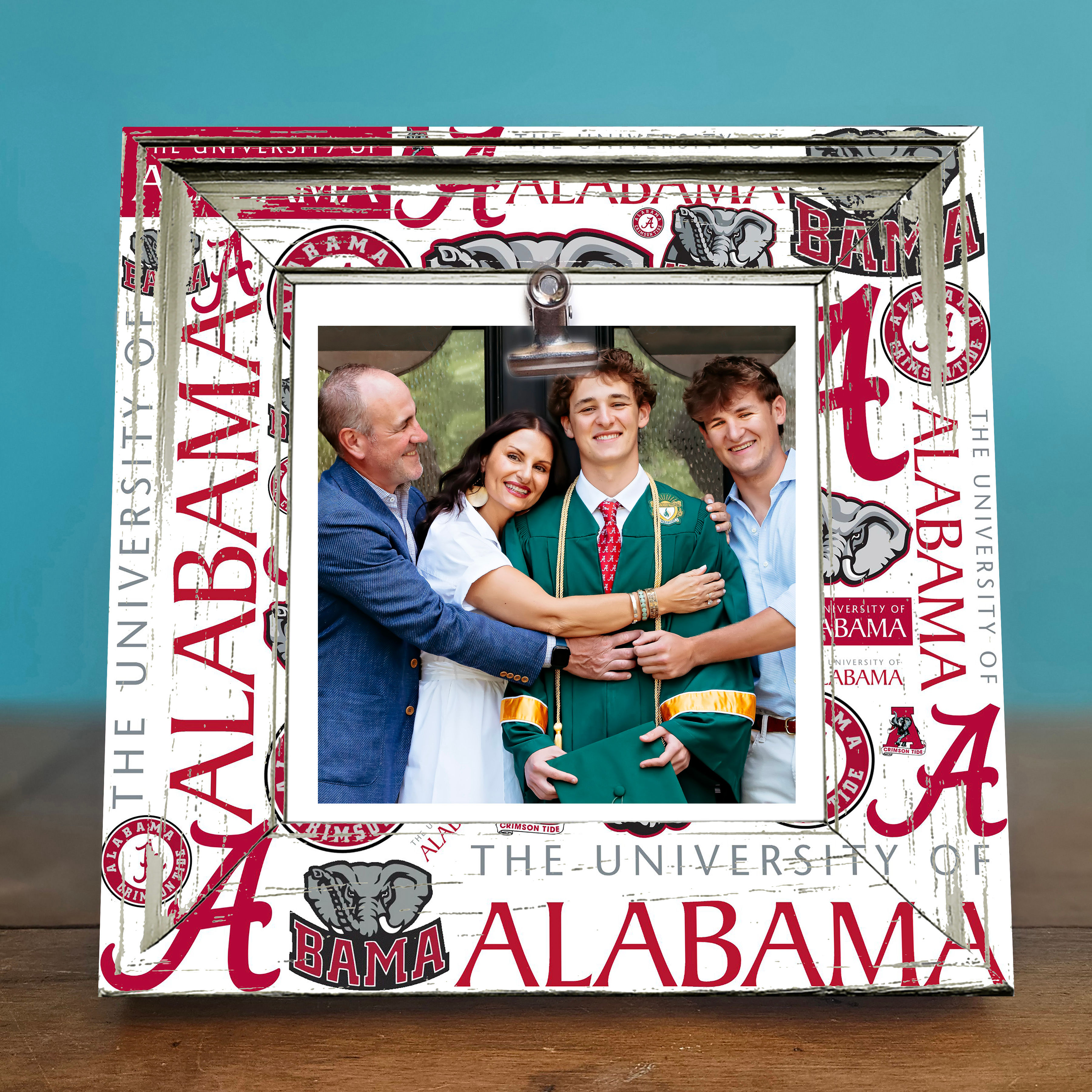 This rustic shabby chic University of Alabama Roll Tide 8x8 photo frame showcases a vintage-inspired design perfect for dorm