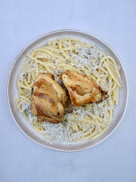 Magarina bulli (fried chicken and pasta)