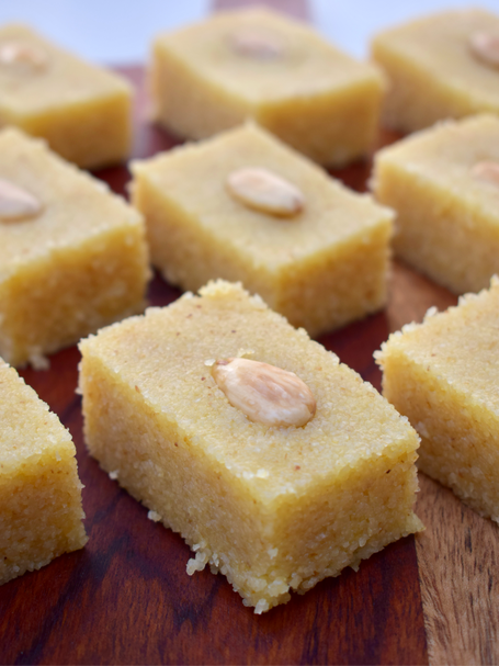 İrmik helvası (Turkish semolina halva)