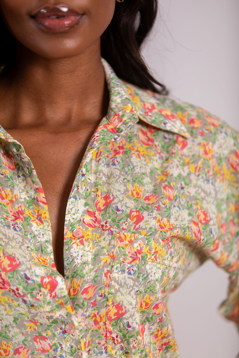 Floral-print collared shirt detail