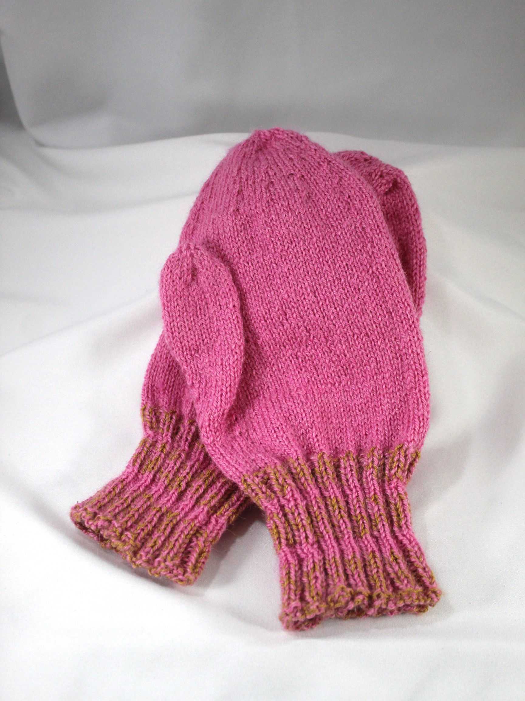 'Gaudete' Mittens