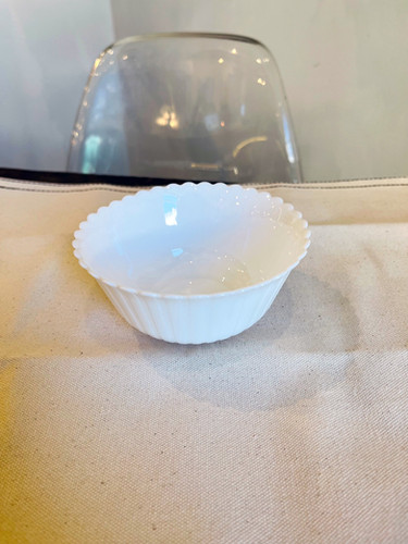 専用です。フルーツ柄 波型 ボウルアルコパル フランス ミルクガラス 専用です。フルーツ柄 波型 ボウルアルコパル フランス ミルクガラス